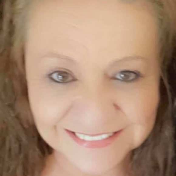 Meet your Posher, Cathy - Picture 1 of 1